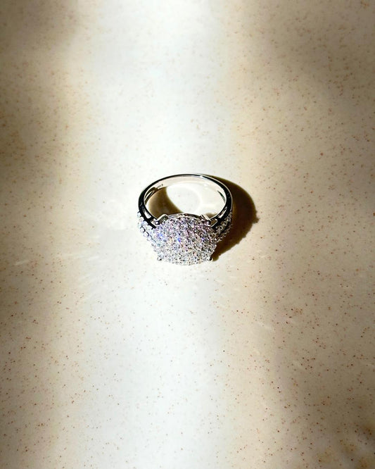 Round Diamond Studded Ring with Baguette Side Accent